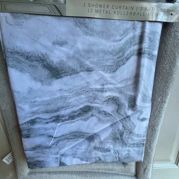 NWT 14 piece Bath set Grey
& White Colors
Blossom & Vine - Picture 2 of 5